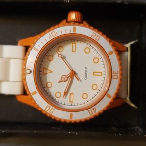 Colored Bezel, silicone strap quartz watch